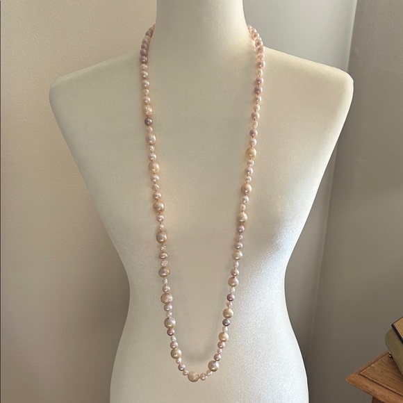 Chan Luu Pink and Cream Pearl Necklace - Picture 3 of 4
